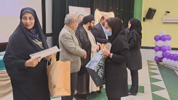 رئیس پردیس بنت الهدی صدر بوشهر: 
معلم کلید توسعه کشور است 15