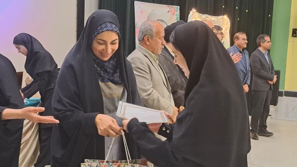 رئیس پردیس بنت الهدی صدر بوشهر: 
معلم کلید توسعه کشور است 16