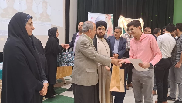 با حضور مسئولان و دانشجومعلمان برگزار شد؛
جشن باشکوه روز معلم دانشگاه فرهنگیان استان بوشهر 22