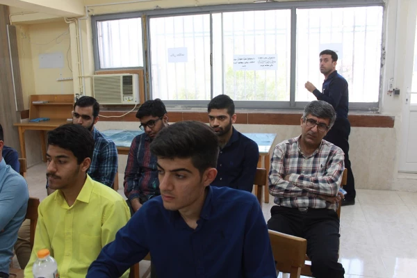 با حضور معاون آموزشی، فرهنگی و پژوهشی پردیس علامه طباطبایی بوشهر؛
نشست کتابخوانی دوستداران کتاب این پردیس برگزار شد 7