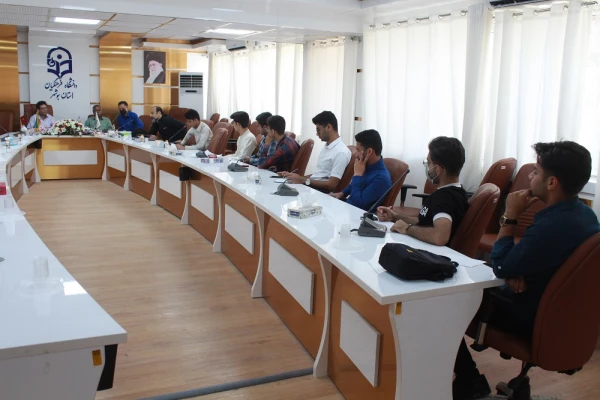 صد سال تنهایی؛
در دانشگاه فرهنگیان استان بوشهر نقد و بررسی شد 3