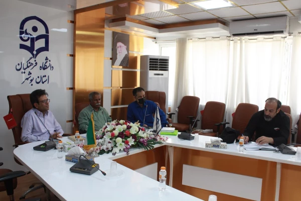 صد سال تنهایی؛
در دانشگاه فرهنگیان استان بوشهر نقد و بررسی شد 6