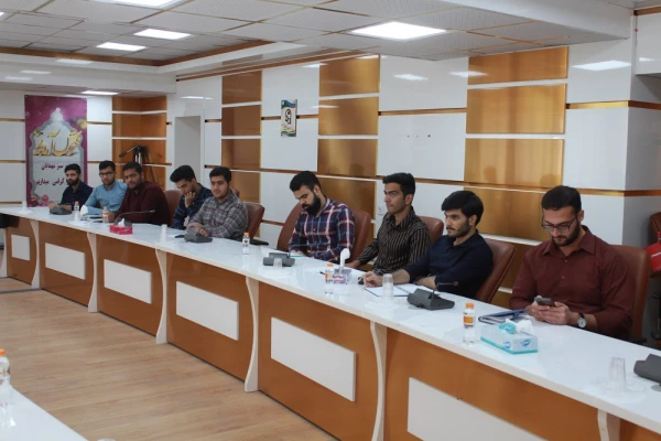 صد سال تنهایی؛
در دانشگاه فرهنگیان استان بوشهر نقد و بررسی شد 7