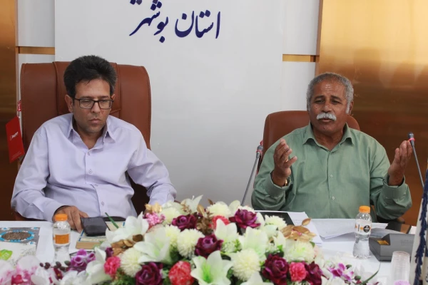 صد سال تنهایی؛
در دانشگاه فرهنگیان استان بوشهر نقد و بررسی شد 10