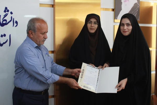 در دانشگاه فرهنگیان استان بوشهر؛
برگزیدگان علمی کانون شاهد و ایثارگر تقدیر شدند 14