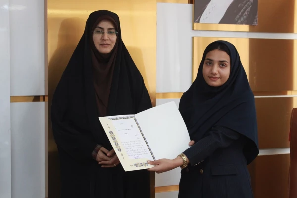 در دانشگاه فرهنگیان استان بوشهر؛
برگزیدگان علمی کانون شاهد و ایثارگر تقدیر شدند 15