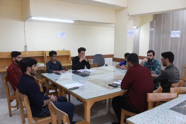 در پردیس علامه طباطبایی بوشهر برگزار شد؛
نشست هفتگی دوستداران کتاب 2