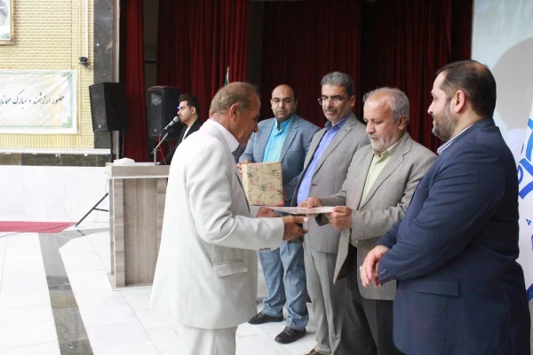 برای نخستین در میان دانشگاه های فرهنگیان سراسر کشور؛
نماهنگ کلاس زندگی در بوشهر رونمایی شد 12