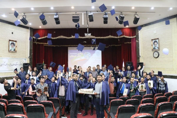 در دانشگاه فرهنگیان استان بوشهر؛
جشن باشکوه دانش آموختگی 205 دانشجومعلم پردیس علامه طباطبایی برگزار شد 23