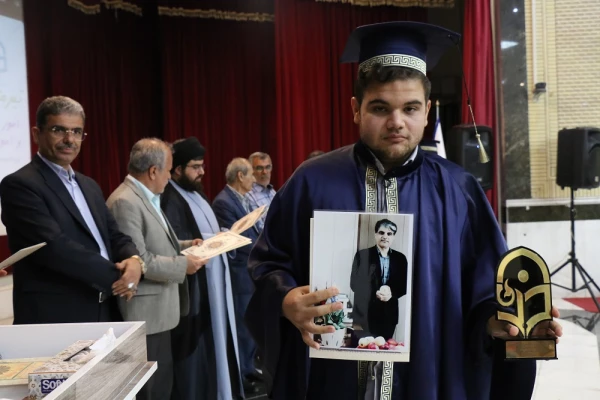 در دانشگاه فرهنگیان استان بوشهر؛
جشن باشکوه دانش آموختگی 205 دانشجومعلم پردیس علامه طباطبایی برگزار شد 23