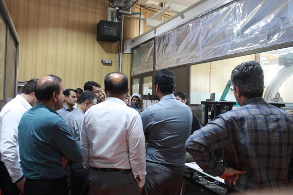 رئیس دانشگاه فرهنگیان استان بوشهر؛
بازدید ۴ ساعته اساتید و کارکنان دانشگاه از مجتمع غنی سازی شهید احمدی روشن نطنز 6