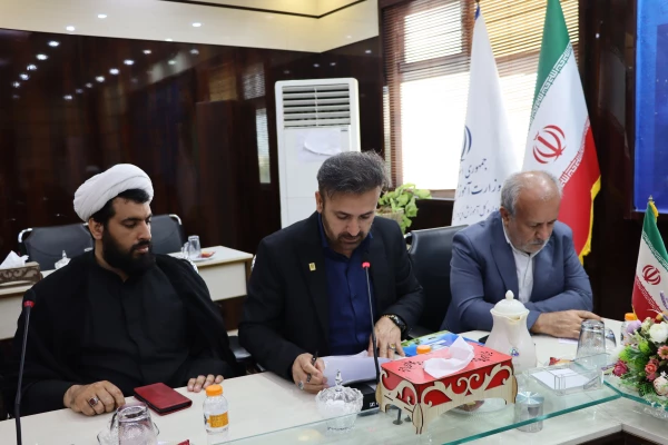 با حضور رئیس دانشگاه فرهنگیان استان بوشهر؛
امضای تفاهم نامه چندجانبه توانمندسازی نیروهای شاغل آموزش و پرورش استان  4