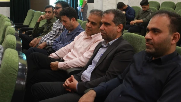 مشاور و دستیار ویژه معاون هماهنگ کننده سپاه:
در تقابل با آمریکا ما پیروز میدانیم 16