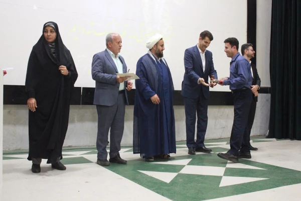 مشاور و دستیار ویژه معاون هماهنگ کننده سپاه:
در تقابل با آمریکا ما پیروز میدانیم 22