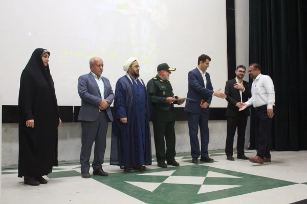 مشاور و دستیار ویژه معاون هماهنگ کننده سپاه:
در تقابل با آمریکا ما پیروز میدانیم 24