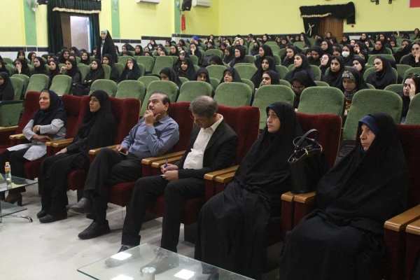 در پردیس بنت الهدی صدر برگزار شد؛
نشست مسئول هسته گزینش اداره کل آموزش و پرورش استان بوشهر با دانشجومعلمان 4