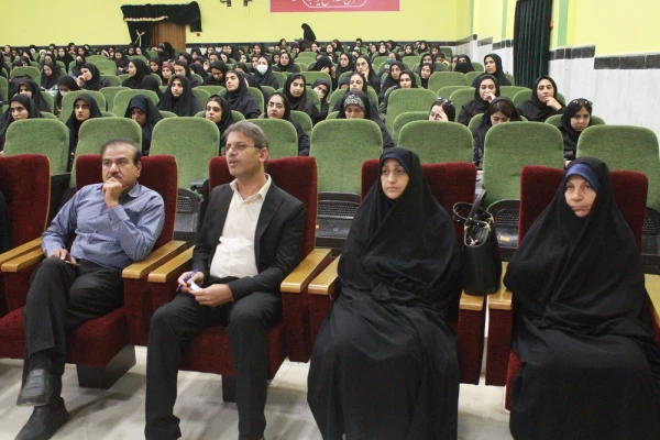 در پردیس بنت الهدی صدر برگزار شد؛
نشست مسئول هسته گزینش اداره کل آموزش و پرورش استان بوشهر با دانشجومعلمان 6