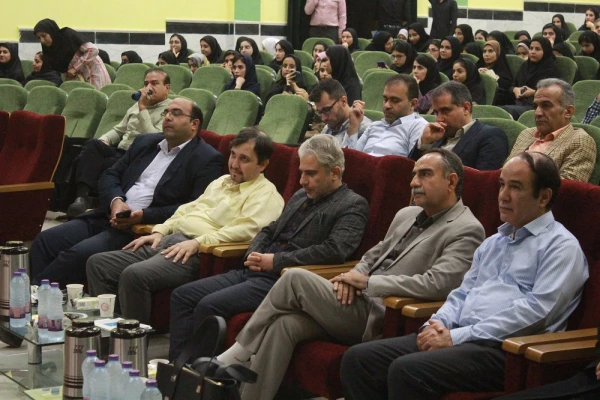 با حضور چهره های ادبی مطرح استان؛
همایش تخصصی نیاز جامعه به حافظ در دانشگاه فرهنگیان استان بوشهر برگزار شد 4