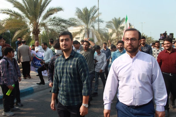 با حضور باشکوه مسئولان، کارکنان، اساتید و دانشجومعلمان دانشگاه فرهنگیان استان بوشهر؛
راهپیمایی 13 آبان در بوشهر برگزار شد 6