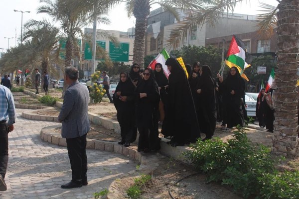 با حضور باشکوه مسئولان، کارکنان، اساتید و دانشجومعلمان دانشگاه فرهنگیان استان بوشهر؛
راهپیمایی 13 آبان در بوشهر برگزار شد 11