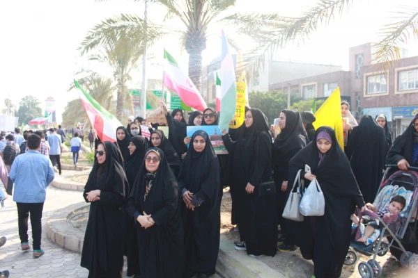 با حضور باشکوه مسئولان، کارکنان، اساتید و دانشجومعلمان دانشگاه فرهنگیان استان بوشهر؛
راهپیمایی 13 آبان در بوشهر برگزار شد 12