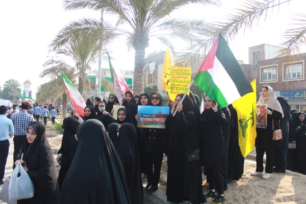 با حضور باشکوه مسئولان، کارکنان، اساتید و دانشجومعلمان دانشگاه فرهنگیان استان بوشهر؛
راهپیمایی 13 آبان در بوشهر برگزار شد 2