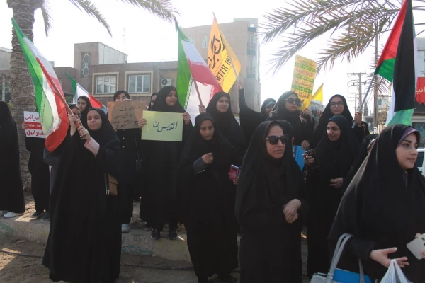 با حضور باشکوه مسئولان، کارکنان، اساتید و دانشجومعلمان دانشگاه فرهنگیان استان بوشهر؛
راهپیمایی 13 آبان در بوشهر برگزار شد 3