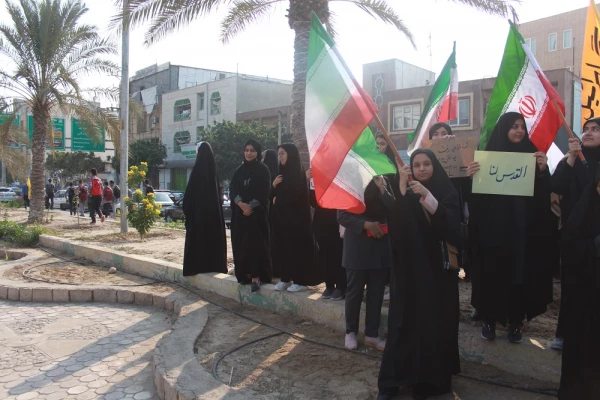 با حضور باشکوه مسئولان، کارکنان، اساتید و دانشجومعلمان دانشگاه فرهنگیان استان بوشهر؛
راهپیمایی 13 آبان در بوشهر برگزار شد 4