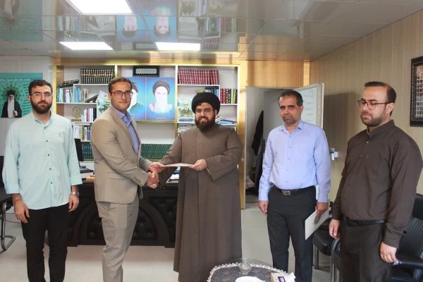 در دفتر نهاد رهبری دانشگاه فرهنگیان استان بوشهر؛
آئین تکریم و معارفه مسئولان سابق و جدید هیئت امام علی (ع) پردیس علامه طباطبایی 2