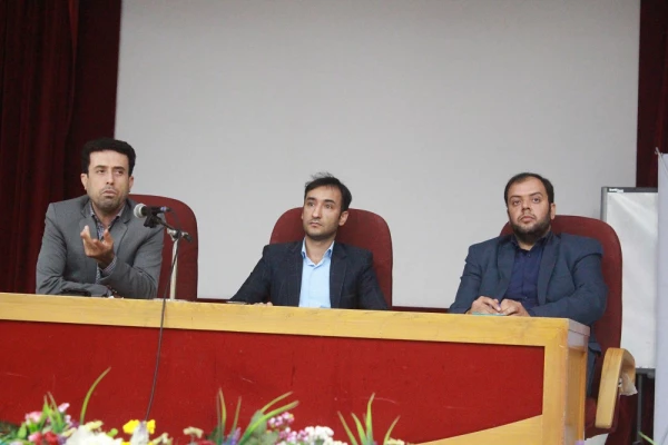 در پردیس علامه طباطبایی بوشهر؛
کارگاه آشنایی با قوانین و مقررات آموزشی برگزار شد 7