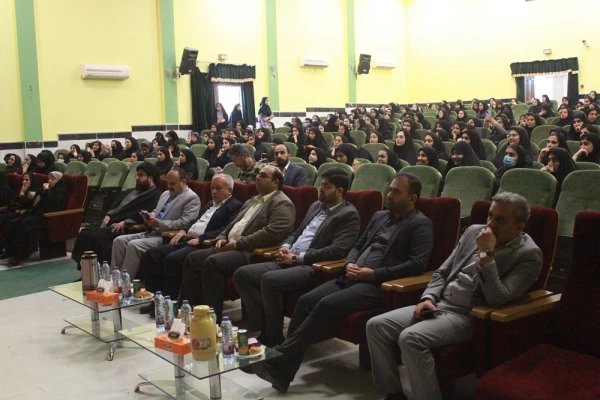 با حضور مدیرکل امور بانوان و خانواده استانداری بوشهر؛
آئین بزرگداشت روز دانشجو در پردیس بنت الهدی صدر برگزار شد 3