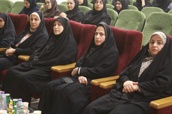 با حضور مدیرکل امور بانوان و خانواده استانداری بوشهر؛
آئین بزرگداشت روز دانشجو در پردیس بنت الهدی صدر برگزار شد 6