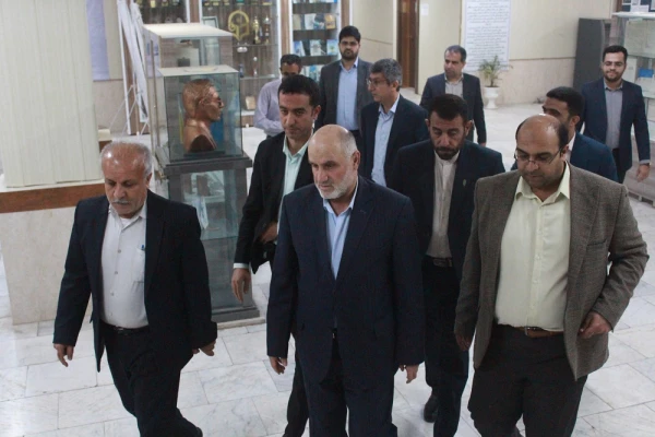 با حضور استاندار بوشهر و همزمان با تشییع پیکر شهید خوشنام؛
آئین بزرگداشت روز دانشجو در پردیس علامه طباطبایی برگزار شد 11