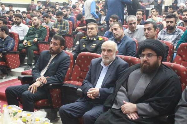 با حضور استاندار بوشهر و همزمان با تشییع پیکر شهید خوشنام؛
آئین بزرگداشت روز دانشجو در پردیس علامه طباطبایی برگزار شد 16