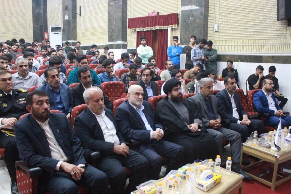 با حضور استاندار بوشهر و همزمان با تشییع پیکر شهید خوشنام؛
آئین بزرگداشت روز دانشجو در پردیس علامه طباطبایی برگزار شد 20