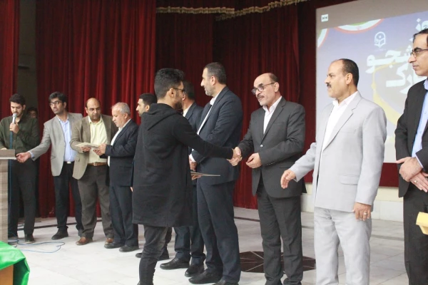 با حضور استاندار بوشهر و همزمان با تشییع پیکر شهید خوشنام؛
آئین بزرگداشت روز دانشجو در پردیس علامه طباطبایی برگزار شد 35