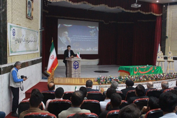 با حضور استاندار بوشهر و همزمان با تشییع پیکر شهید خوشنام؛
آئین بزرگداشت روز دانشجو در پردیس علامه طباطبایی برگزار شد 23