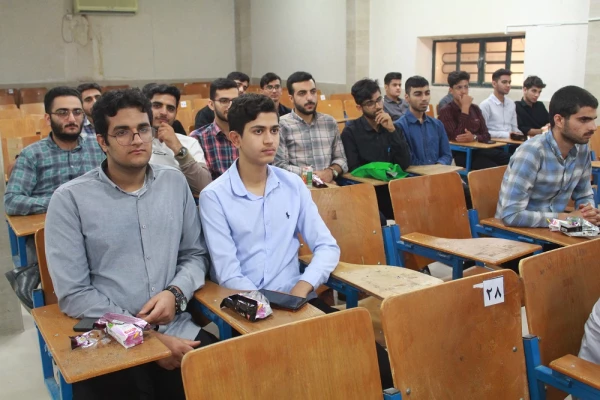 با حضور رئیس دانشگاه فرهنگیان استان بوشهر و مسئولان شهرستان دشتستان؛
آئین بزرگداشت روز دانشجو در مرکز شهید رجایی برازجان برگزار شد 5