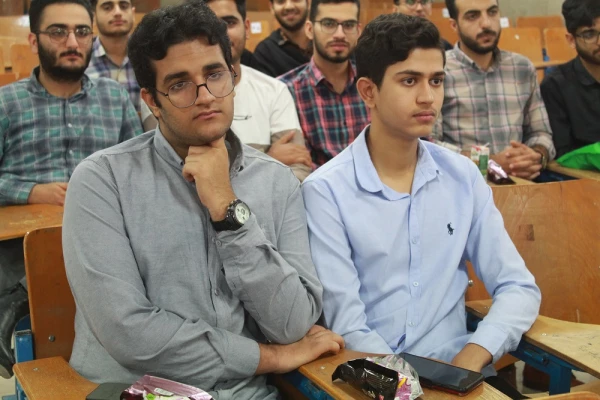 با حضور رئیس دانشگاه فرهنگیان استان بوشهر و مسئولان شهرستان دشتستان؛
آئین بزرگداشت روز دانشجو در مرکز شهید رجایی برازجان برگزار شد 6