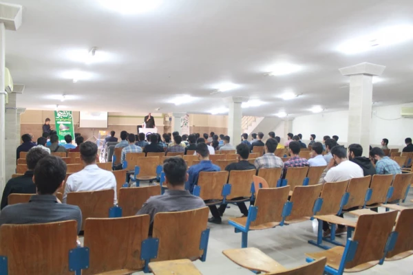 با حضور رئیس دانشگاه فرهنگیان استان بوشهر و مسئولان شهرستان دشتستان؛
آئین بزرگداشت روز دانشجو در مرکز شهید رجایی برازجان برگزار شد 15