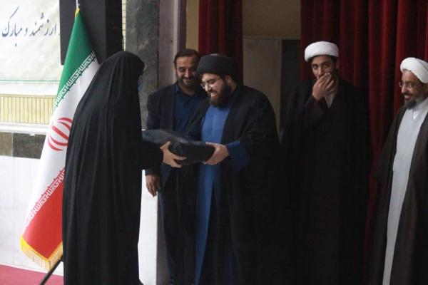 با حضور معاون نهاد رهبری در دانشگاه ها برگزار شد؛
آئین تکریم و معارفه مسئولان سابق و جدید دانشگاه فرهنگیان استان بوشهر 3