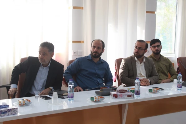 با حضور مدیرکل فرهنگ و ارشاد اسلامی استان بوشهر؛
رونمایی از مجموعه 40 جلدی ره نامه مقام معظم رهبری دردانشگاه فرهنگیان بوشهر  2