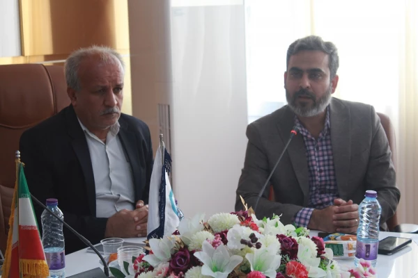 با حضور مدیرکل فرهنگ و ارشاد اسلامی استان بوشهر؛
رونمایی از مجموعه 40 جلدی ره نامه مقام معظم رهبری دردانشگاه فرهنگیان بوشهر  6