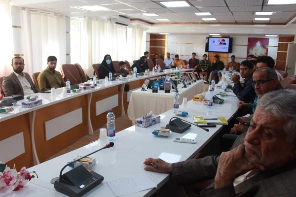 با حضور مدیرکل فرهنگ و ارشاد اسلامی استان بوشهر؛
رونمایی از مجموعه 40 جلدی ره نامه مقام معظم رهبری دردانشگاه فرهنگیان بوشهر  6