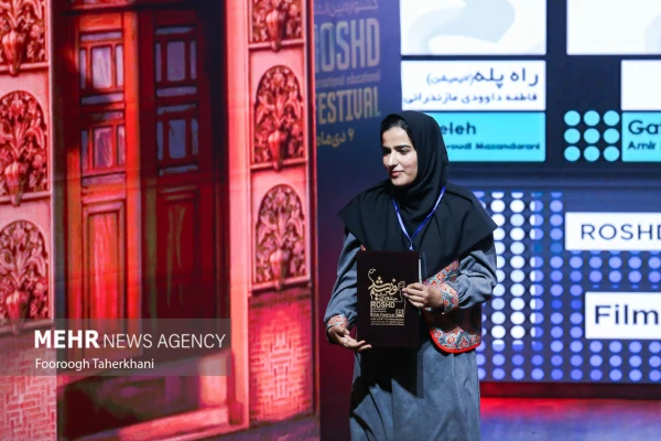 رئیس دانشگاه فرهنگیان استان بوشهر؛
کسب دیپلم افتخار جشنواره بین المللی فیلم رشد توسط دانشجومعلم بوشهری 5