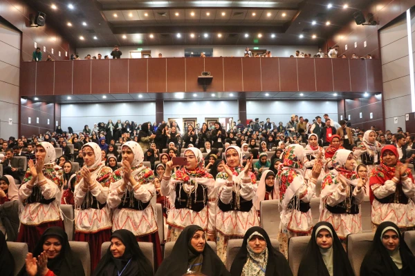 
رئیس دانشگاه فرهنگیان استان بوشهر:
کسب مقام سومی دانشجویان دانشگاه در جشنواره سرود و هنرهای نمایشی دانشگاه فرهنگیان 8