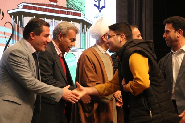 
رئیس دانشگاه فرهنگیان استان بوشهر:
کسب مقام سومی دانشجویان دانشگاه در جشنواره سرود و هنرهای نمایشی دانشگاه فرهنگیان 9