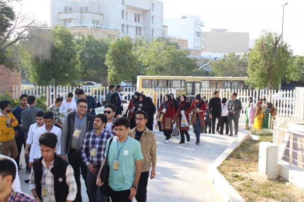 با حضور مدیرکل فرهنگی دانشگاه فرهنگیان؛ 
آئین افتتاحیه جشنواره ملی اقوام دانشگاه فرهنگیان در بوشهر برگزار شد 3