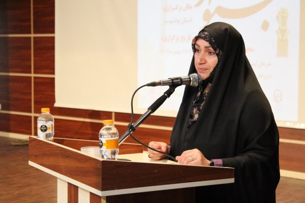 با حضور مدیرکل فرهنگی دانشگاه فرهنگیان؛ 
آئین افتتاحیه جشنواره ملی اقوام دانشگاه فرهنگیان در بوشهر برگزار شد 24