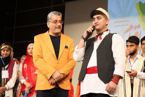 با حضور مدیرکل فرهنگی دانشگاه فرهنگیان؛ 
آئین افتتاحیه جشنواره ملی اقوام دانشگاه فرهنگیان در بوشهر برگزار شد 17
